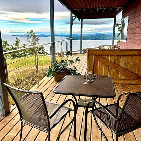 Shangri-La Oceanfront Vacation Home Bedwell Harbour Extérieur photo