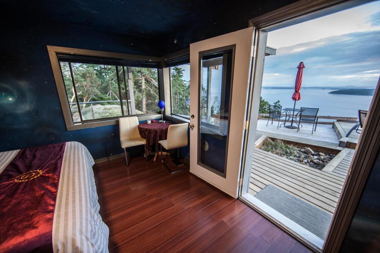 Shangri-La Oceanfront Vacation Home Bedwell Harbour Extérieur photo