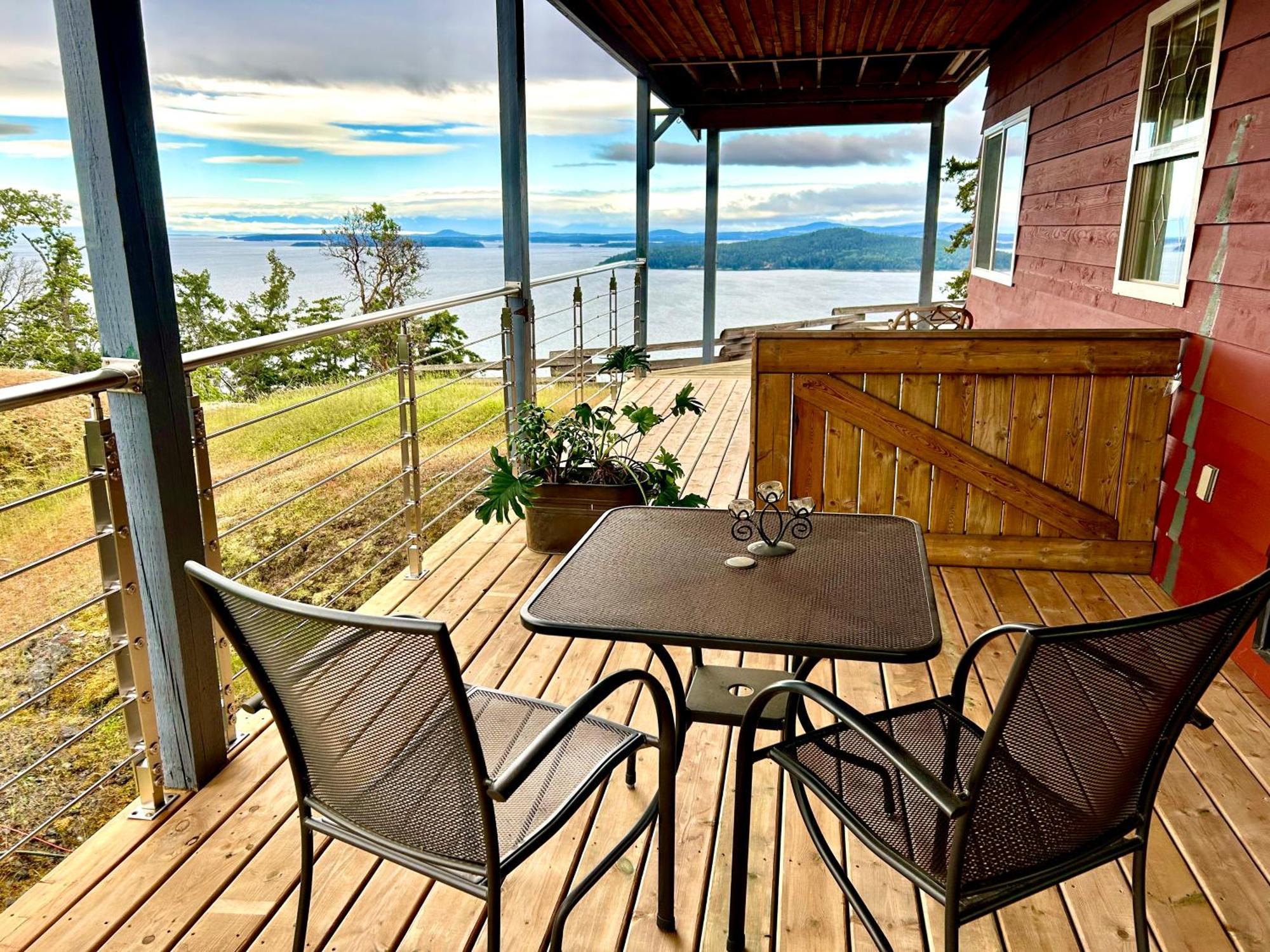 Shangri-La Oceanfront Vacation Home Bedwell Harbour Extérieur photo