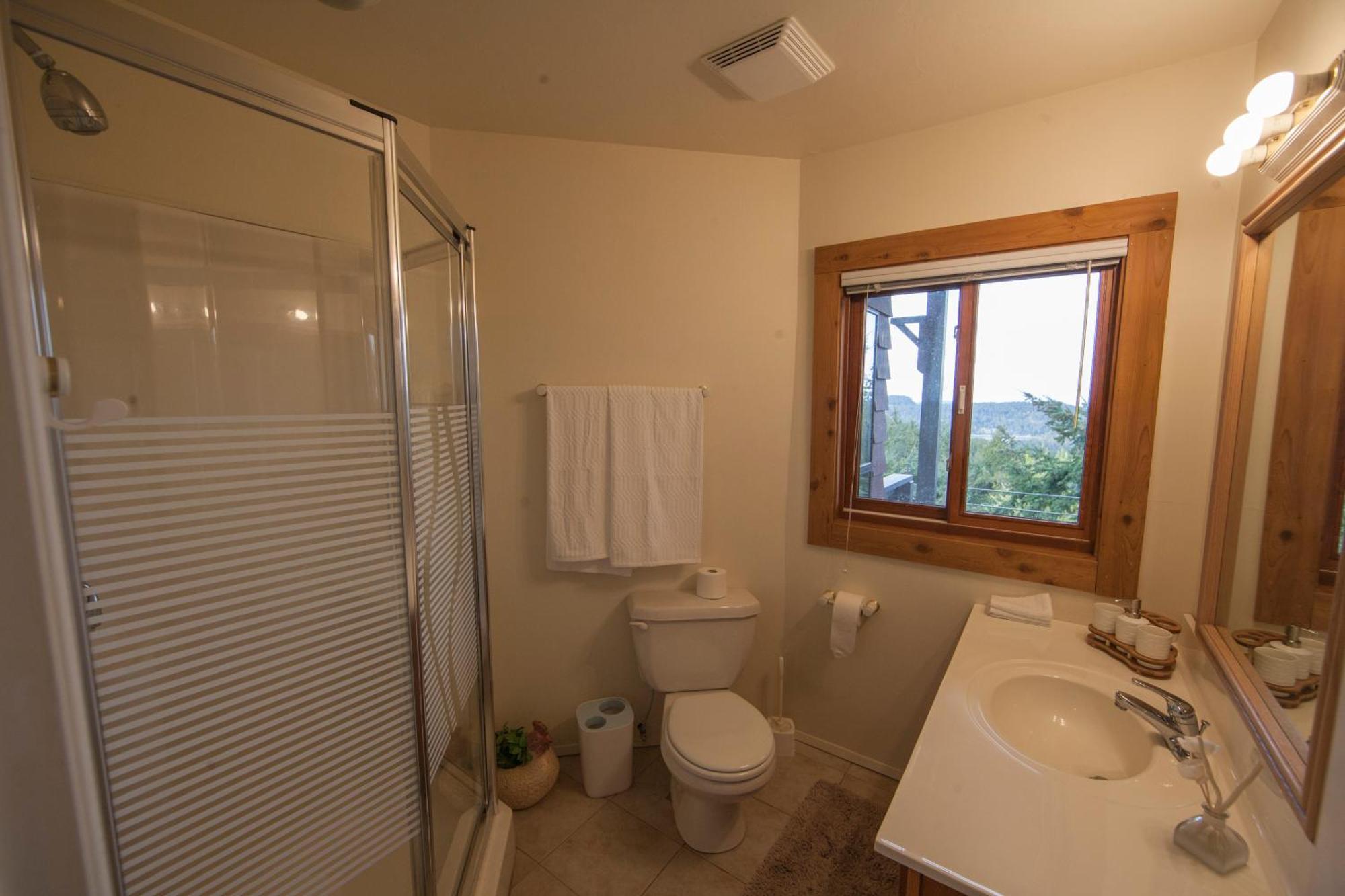 Shangri-La Oceanfront Vacation Home Bedwell Harbour Chambre photo