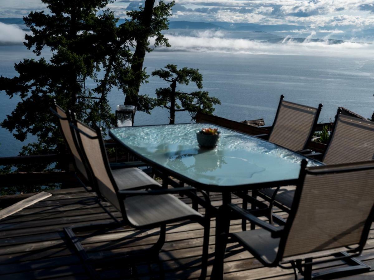 Shangri-La Oceanfront Vacation Home Bedwell Harbour Extérieur photo