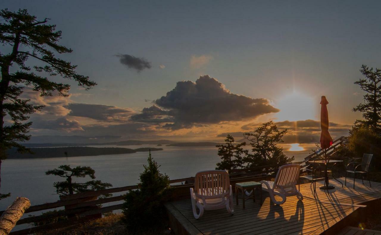 Shangri-La Oceanfront Vacation Home Bedwell Harbour Extérieur photo